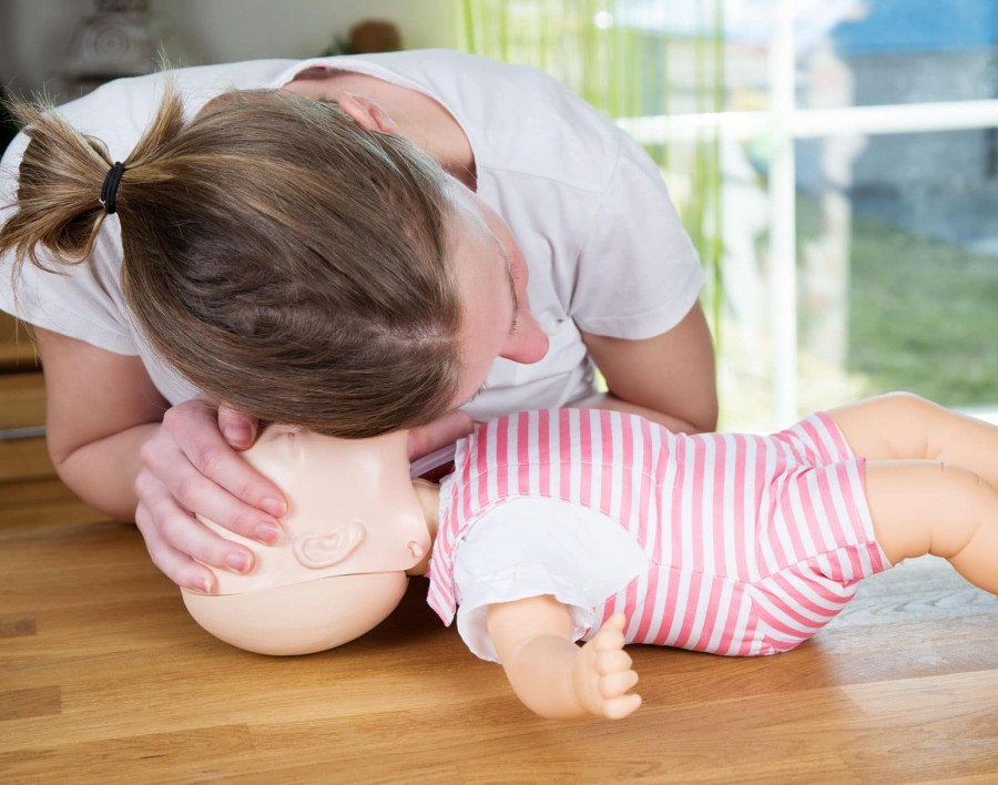 Что делать если ребенок подавился - пошаговая инструкция по оказанию первой помощи