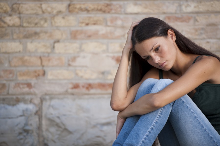 Депрессия у подростков: типичные проявления и возможные последствия современных методов лечения