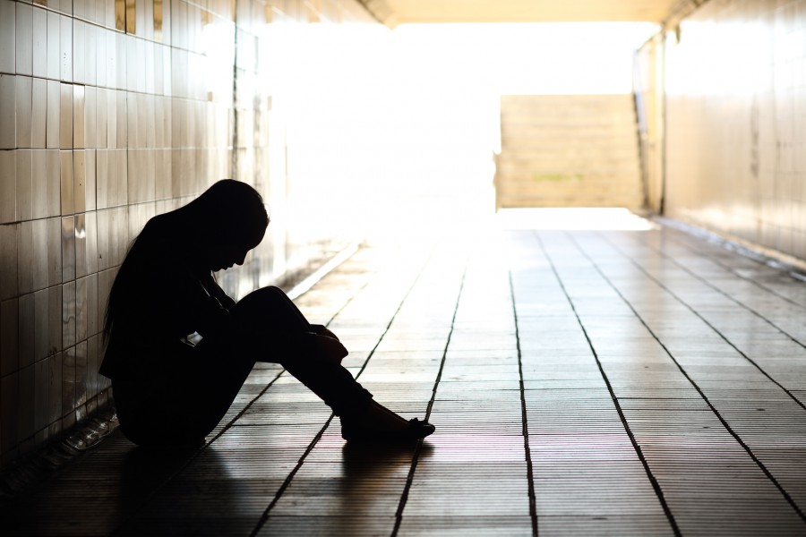 Депрессия у подростков: типичные проявления и возможные последствия современных методов лечения