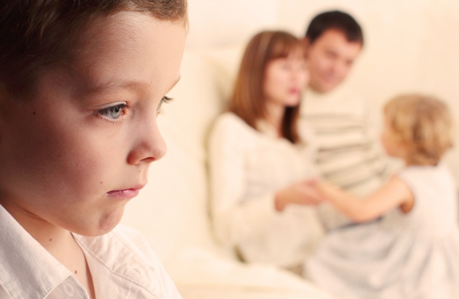 Детская ревность: советы по реакции родителей, причины и следствия возникновения деструктивного чувства