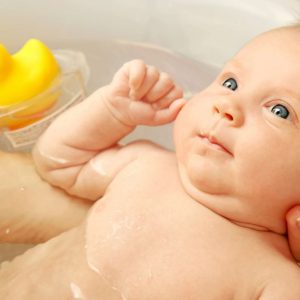 Как купать ребенка: советы по купанию новорожденного. Правила и инструкции для молодых родителей