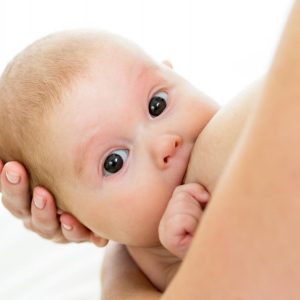 Питание ребенка в 1 месяц — сколько должен есть и рацион питания грудничка